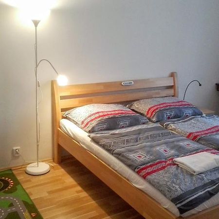 Jezerka Apartments Прага Екстериор снимка