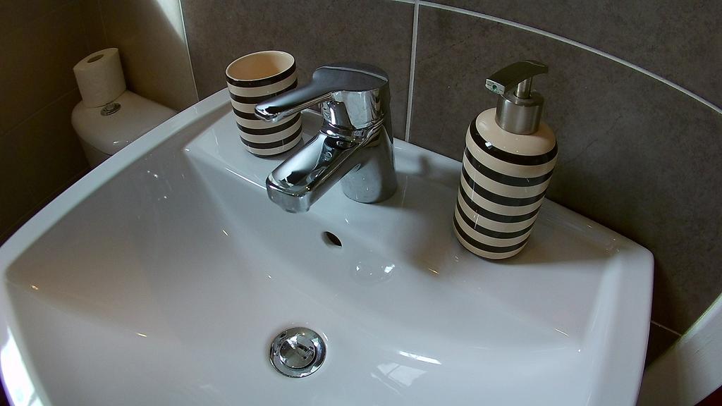 Jezerka Apartments Прага Екстериор снимка