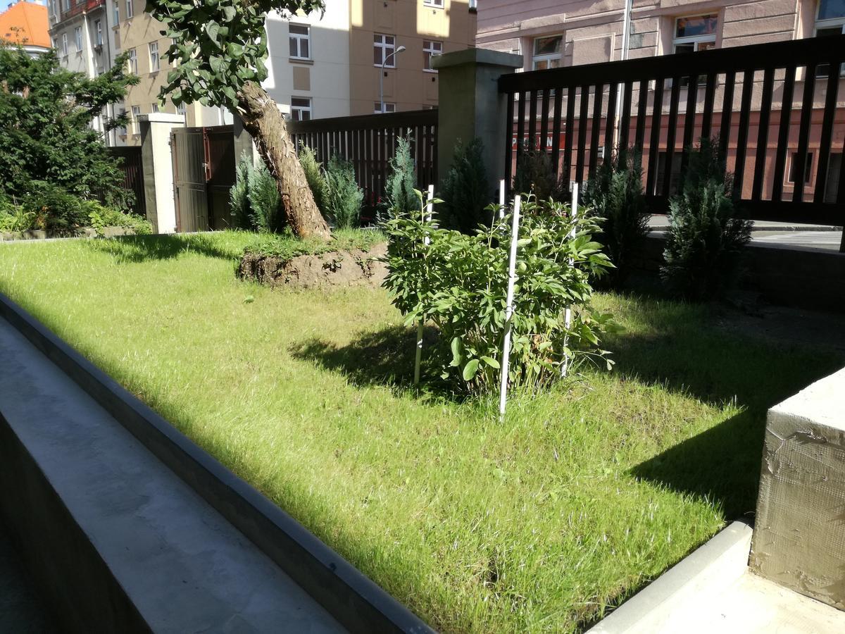 Jezerka Apartments Прага Екстериор снимка
