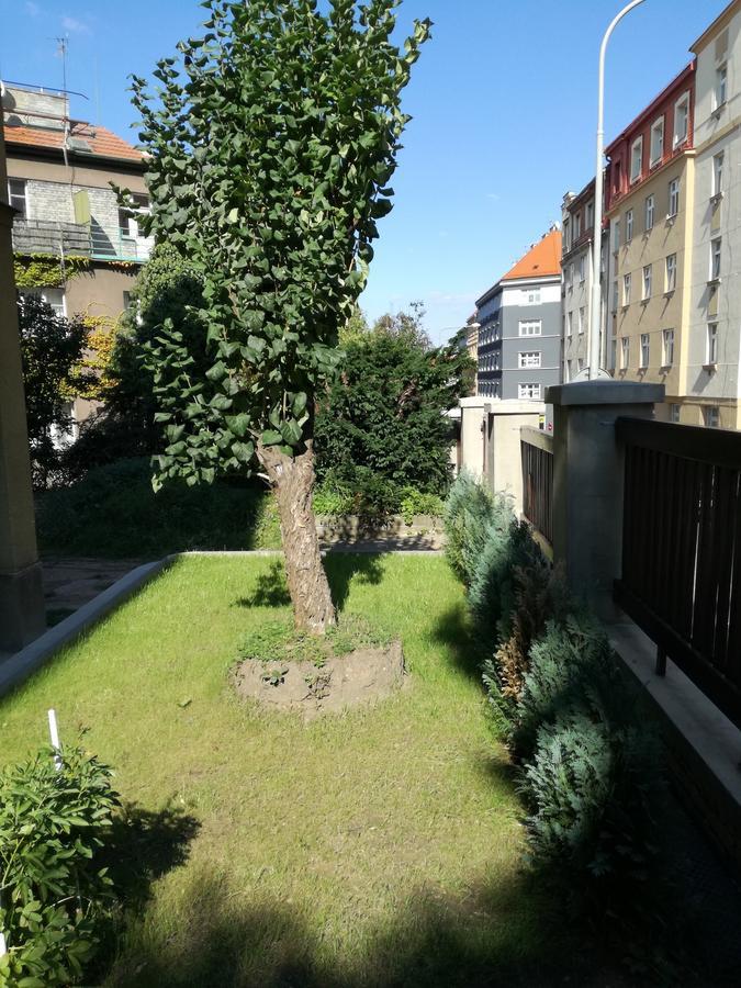 Jezerka Apartments Прага Екстериор снимка