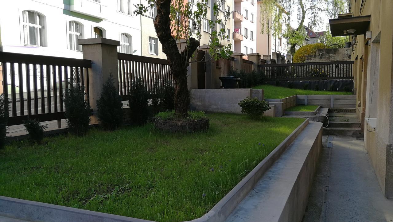 Jezerka Apartments Прага Екстериор снимка