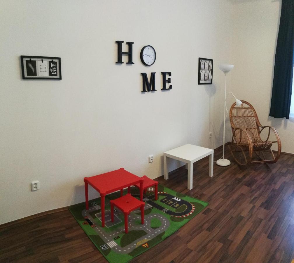 Jezerka Apartments Прага Екстериор снимка